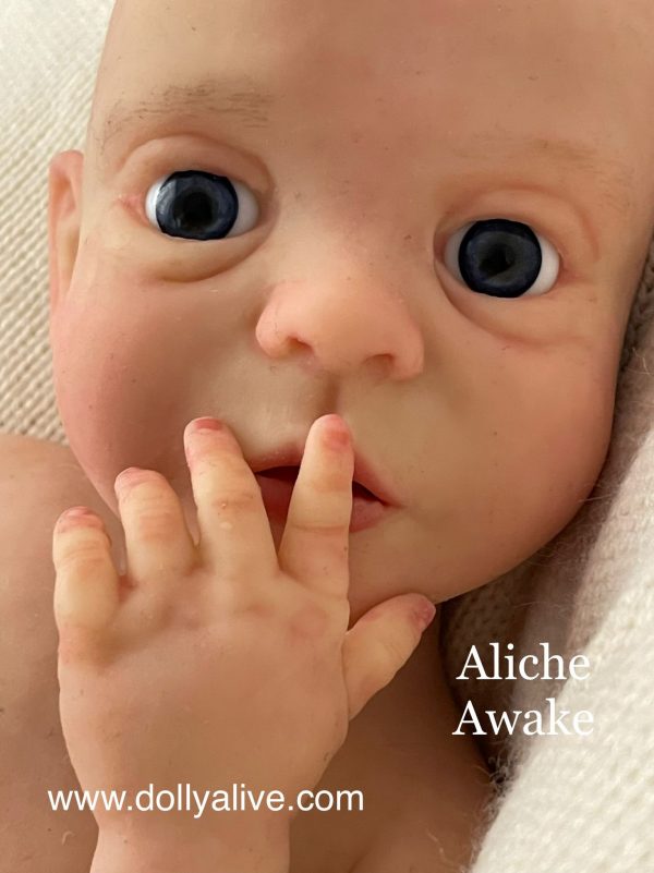 Bebe reborn de silicona modelo Aliche Awake