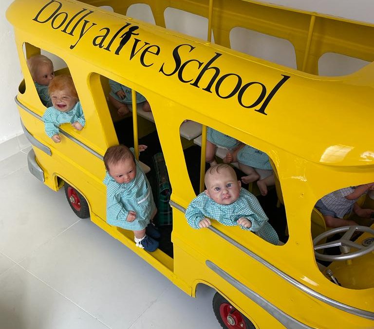 Dolly Alive School por fin nuestro propio transporte escolar